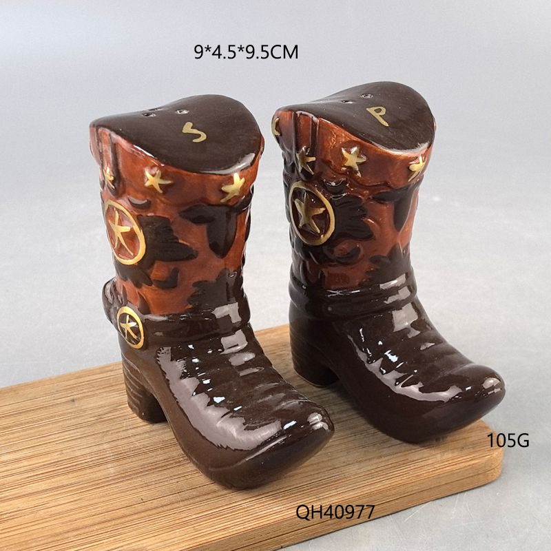 Vintage Boots Ceramic Spice Ja - огляд і ціна Food Storage Utensils