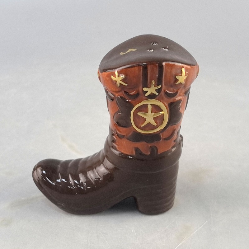 Vintage Boots Ceramic Spice Ja - огляд і ціна Food Storage Utensils